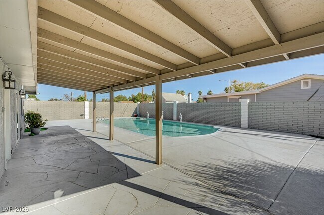 Building Photo - 5301 Westleigh Ave