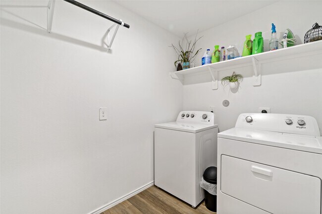 Building Photo - 21521 Starry Night Dr