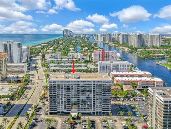 Building Photo - 2049 S Ocean Dr
