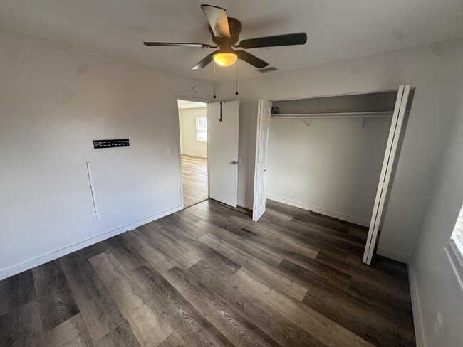 Building Photo - 1711 W Carmen St