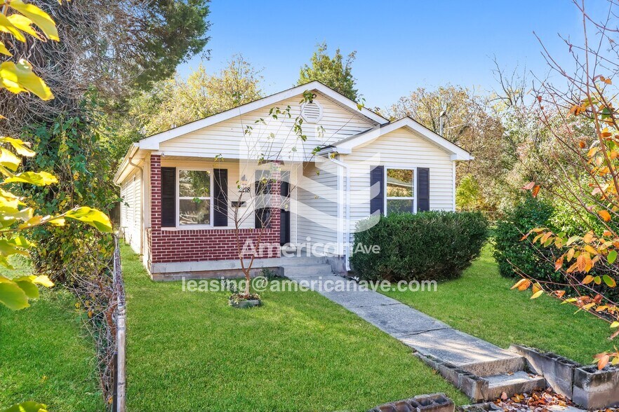 Building Photo - 2218 W Madison St