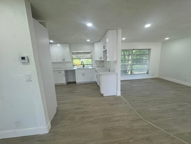 Building Photo - 6260 SW 6th St