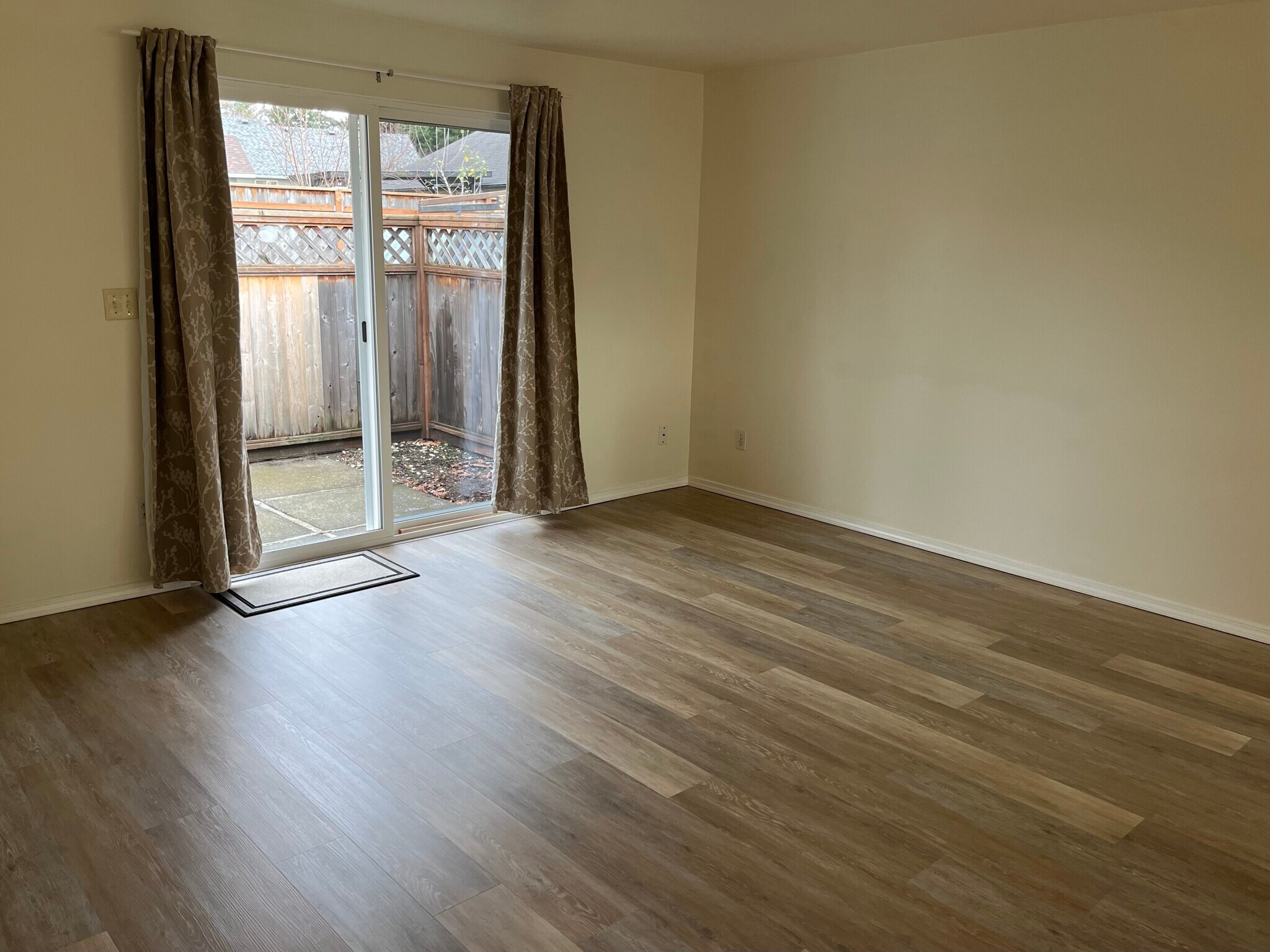 Living room - 65 NE 19th St