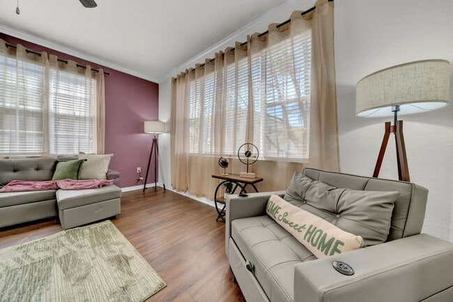 Building Photo - 10056 Montague St