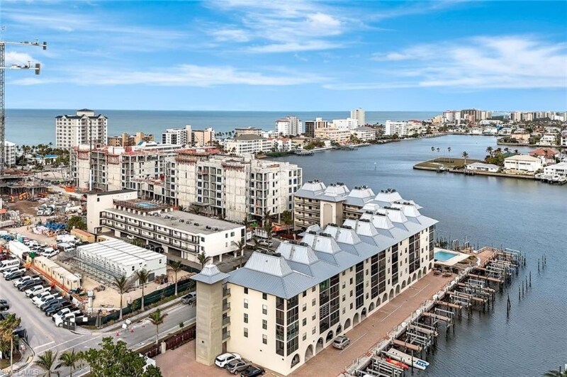 Building Photo - 271 Southbay Dr