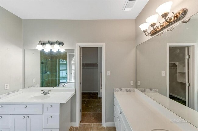 Building Photo - 20419 Cajon Canyon Ct