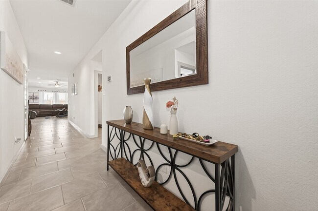 Building Photo - 29422 Paytons Park Ct
