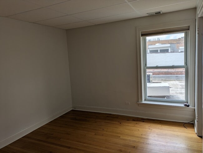 Building Photo - 103 E 1st St