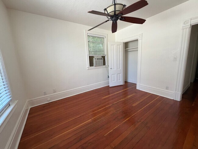 Building Photo - Updated & Spacious 1-Bedroom Apartment in Downtown Sacramento – Prime J Street Location