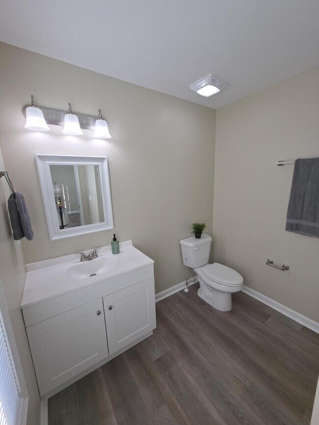 Building Photo - 29 Charlotte Pl