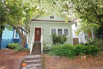 Building Photo - 3636 SE Morrison St