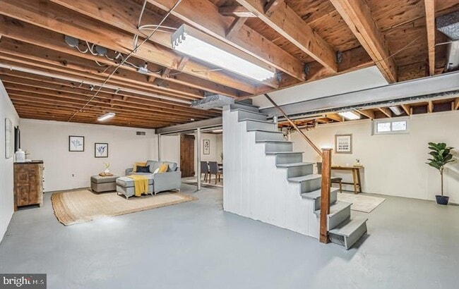 Building Photo - 645 Glendale Rd