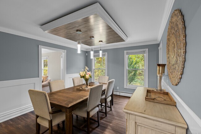 Building Photo - 36 Carriage House Dr