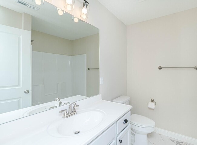 Building Photo - 720 Promenade Dr