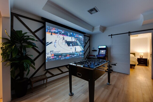 Building Photo - 1505 Durango Dr