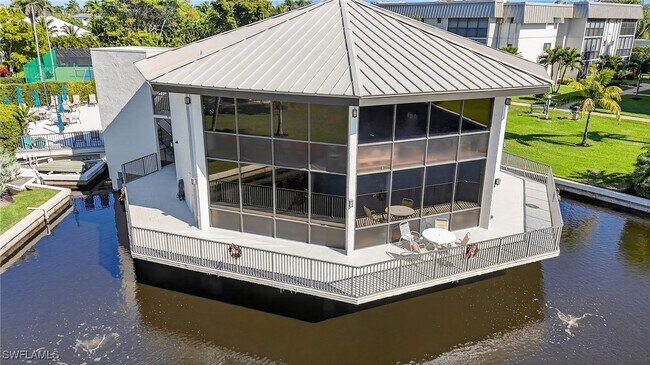 Building Photo - 788 Park Shore Dr