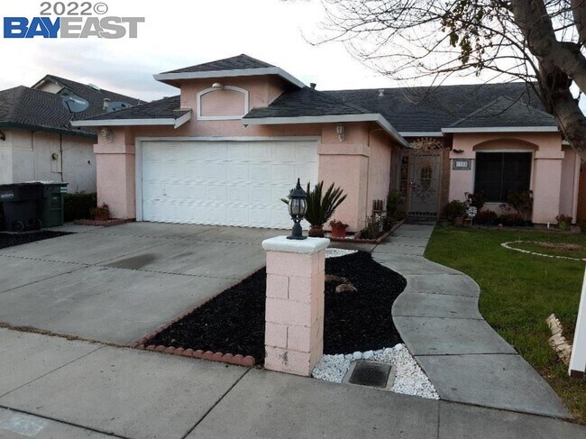 Building Photo - 1205 Cribari Dr