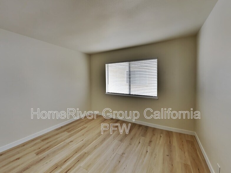 Building Photo - 2622 Spinnaker Ave