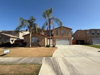 Building Photo - Spacious Single Family Home in Bakersfield...