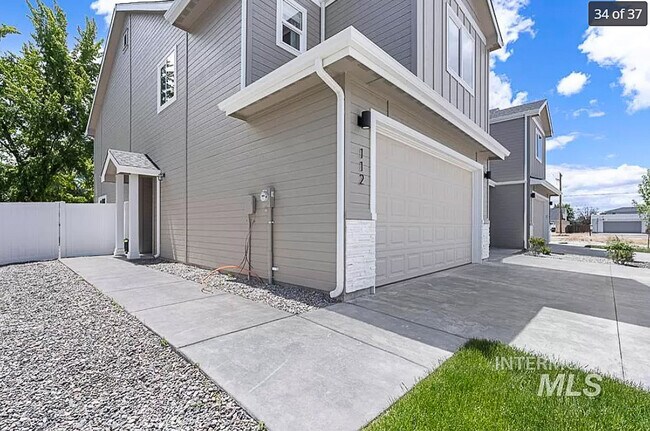 Building Photo - 208 S Nebraska Ave