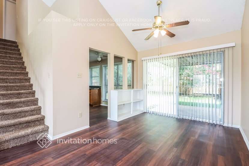 Building Photo - 3805 Waxwing Cir S