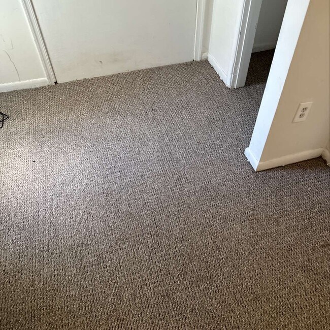 Building Photo - 129-1/2 E Cleveland Ave