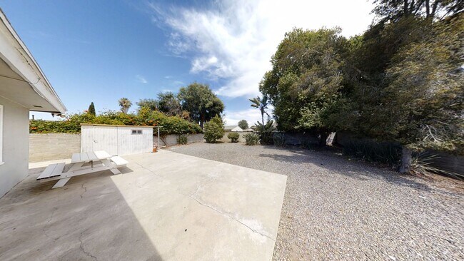 Building Photo - 5BD/3BA on Tipton!! Great Backyard w Patio!! (Lease out, pending signatures. Check back in a few ...