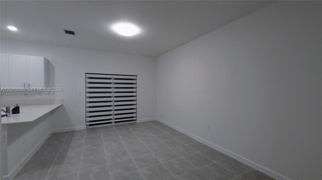 Building Photo - 2628 SE 28th Dr