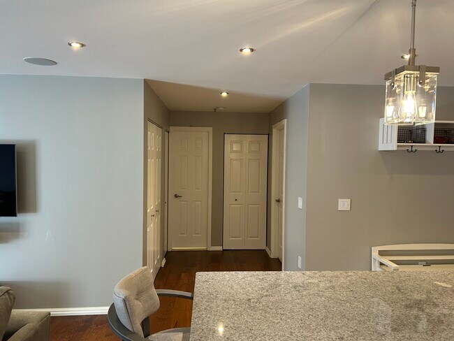 Building Photo - 2 Leverington Ave
