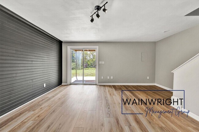Building Photo - 7213 Peppervine Ct