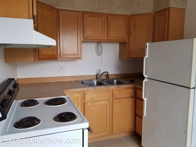 Primary Photo - 2939 Marine St