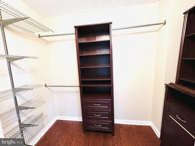 Building Photo - 5500 Holmes Run Pkwy