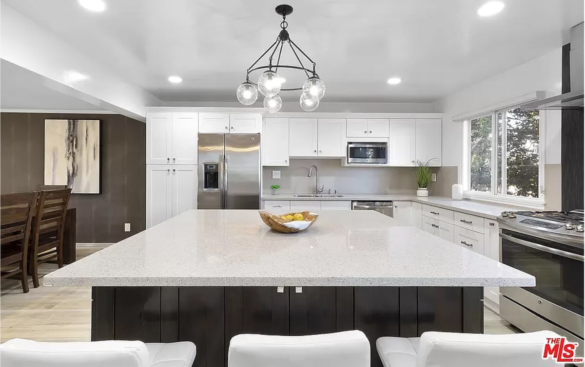 Building Photo - 4738 La Villa Marina