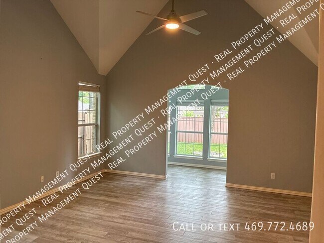 Building Photo - 3731 Edgewood Ct