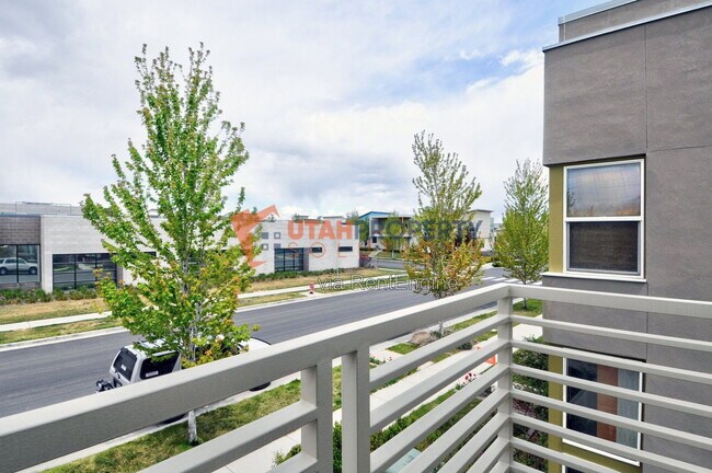 Building Photo - 5083 Digory Dr