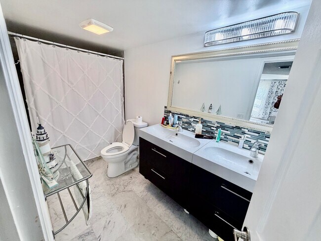 Building Photo - 3410-3410 Galt Ocean Dr