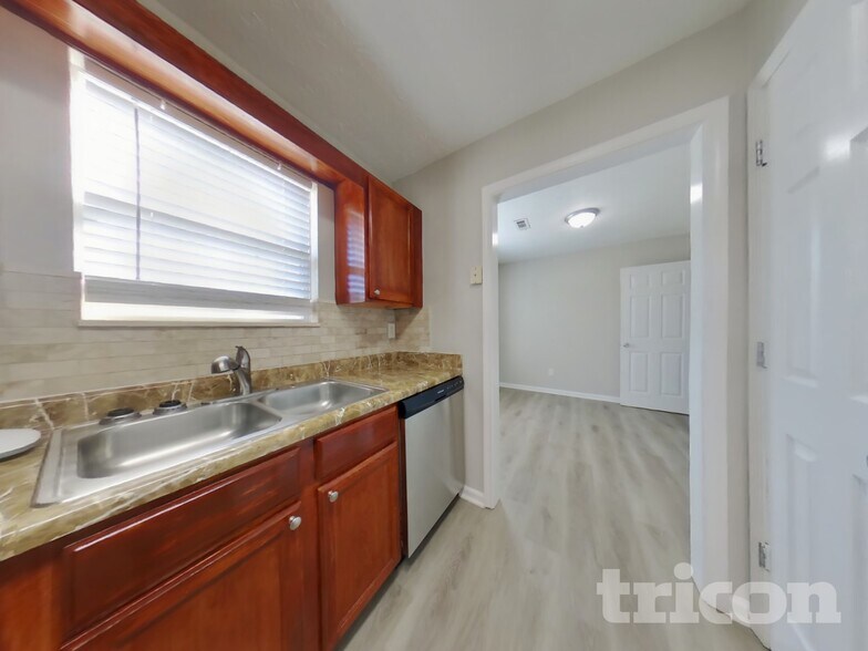 Building Photo - 265 Whistle Way