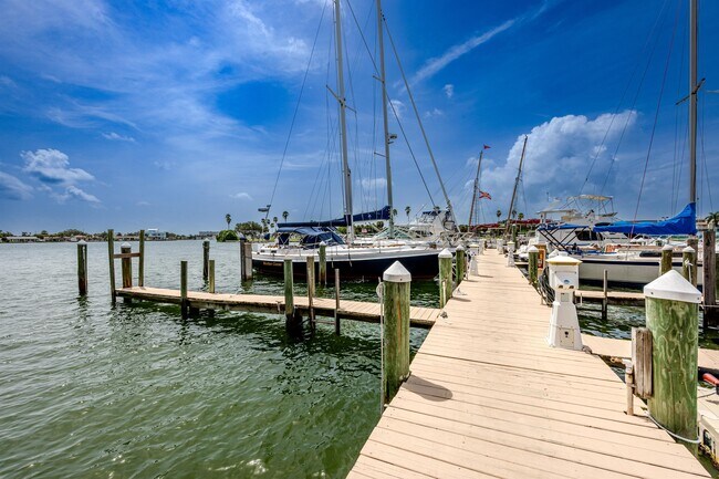 Building Photo - 500 Treasure Island Causeway