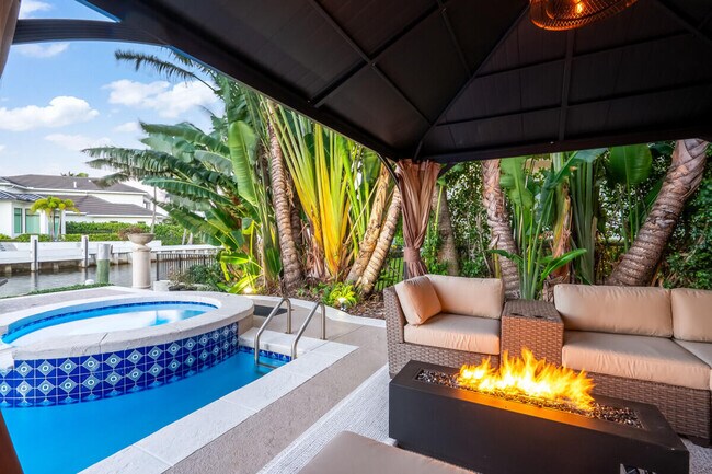 Building Photo - 961 Banyan Dr