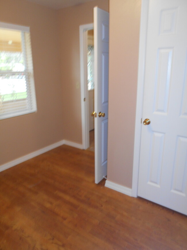 Building Photo - 3BR/2BA home.
