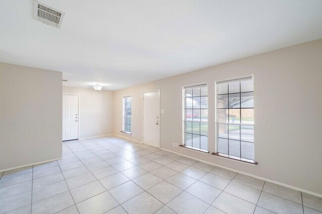 Building Photo - 1944 Nicole Cir