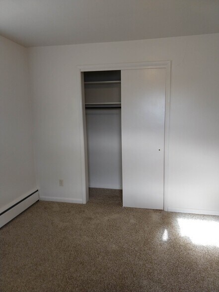bedroom closet - 5361 Plumridge Dr