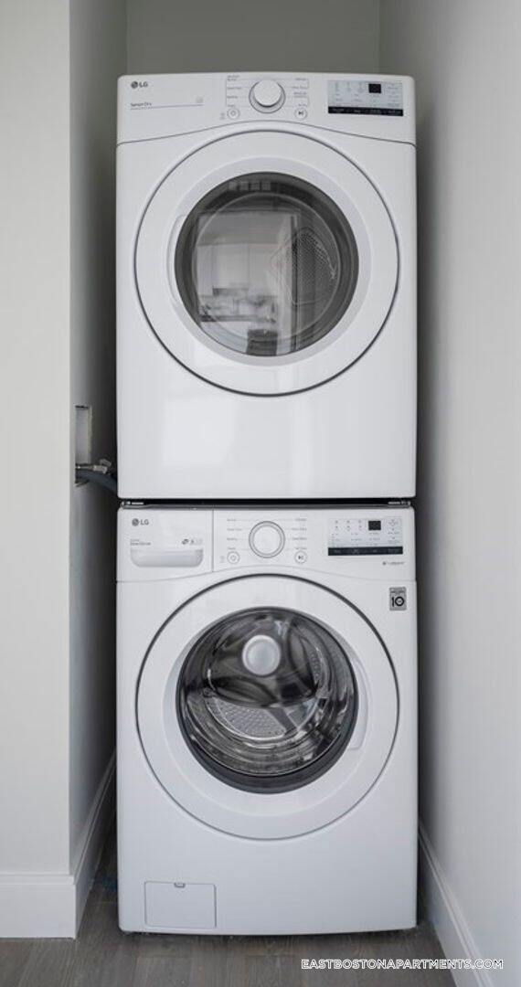 Building Photo - 152 Liverpool St