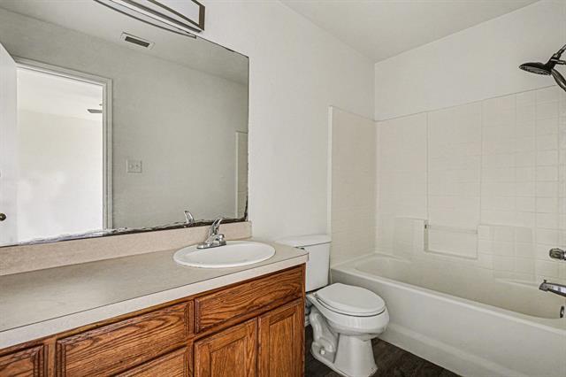 Building Photo - 1307 Lynnwood Dr