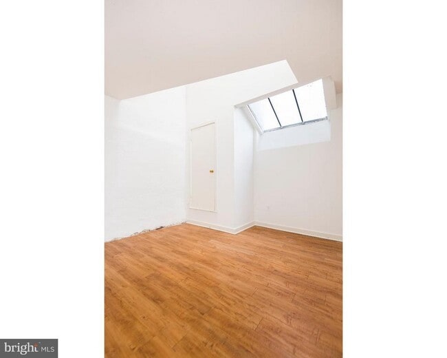 Building Photo - 2031 South St