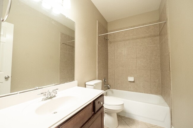 Building Photo - 6342 Applewood Forest Dr