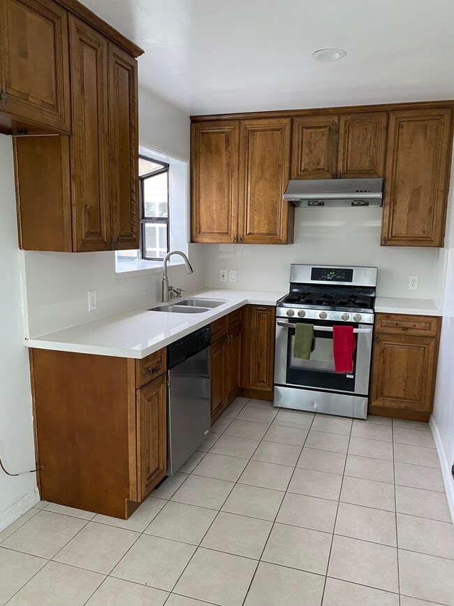 Building Photo - 5325 Glickman Ave