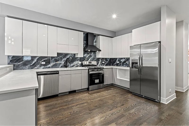 Building Photo - 4827 S St Lawrence Ave