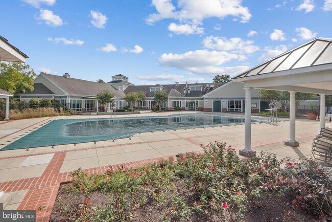 Building Photo - 699 Winding Stream Way