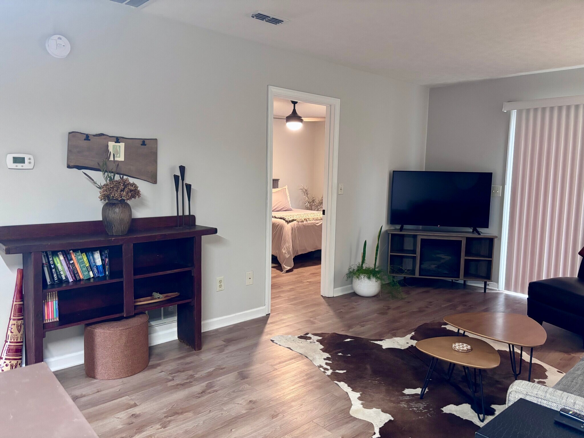 Building Photo - 551 Courtwood Ln